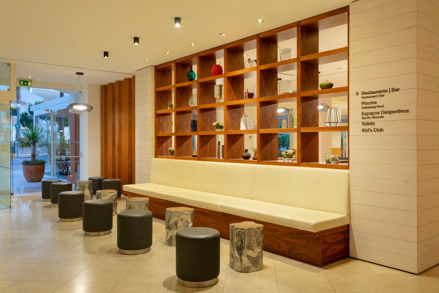 AP-Victoria-Sports---Beach-Lobby-43