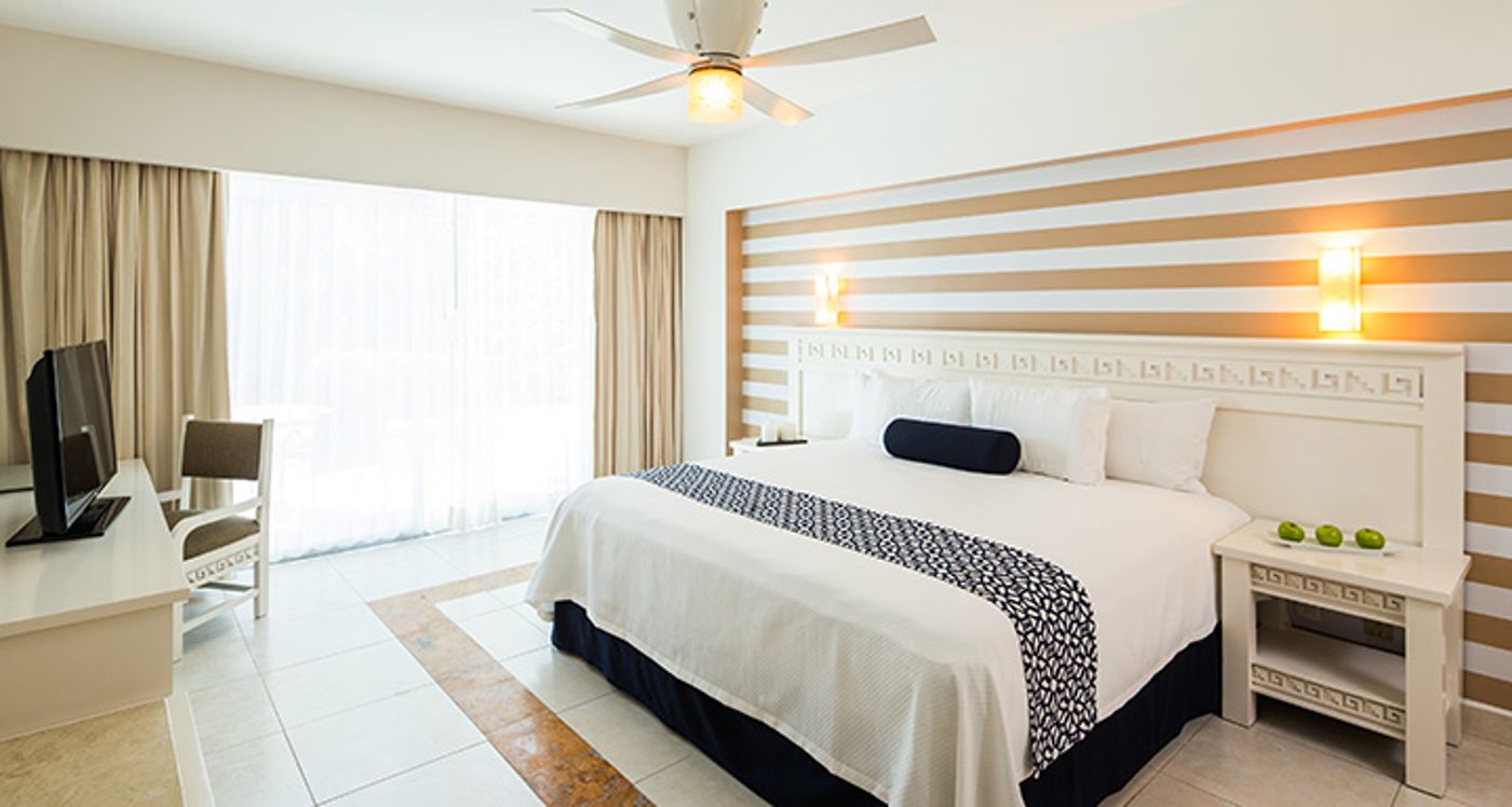 Bluebay Grand Esmeralda