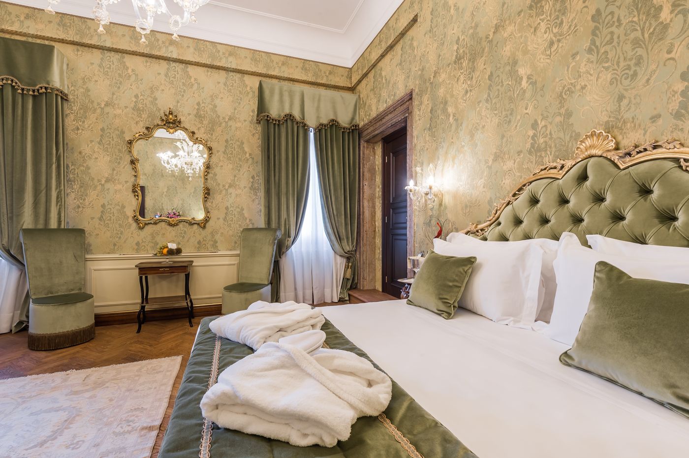 Nani-Mocenigo-Palace-Room-7