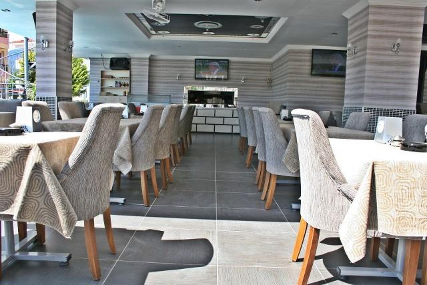 Club Dante Apartments