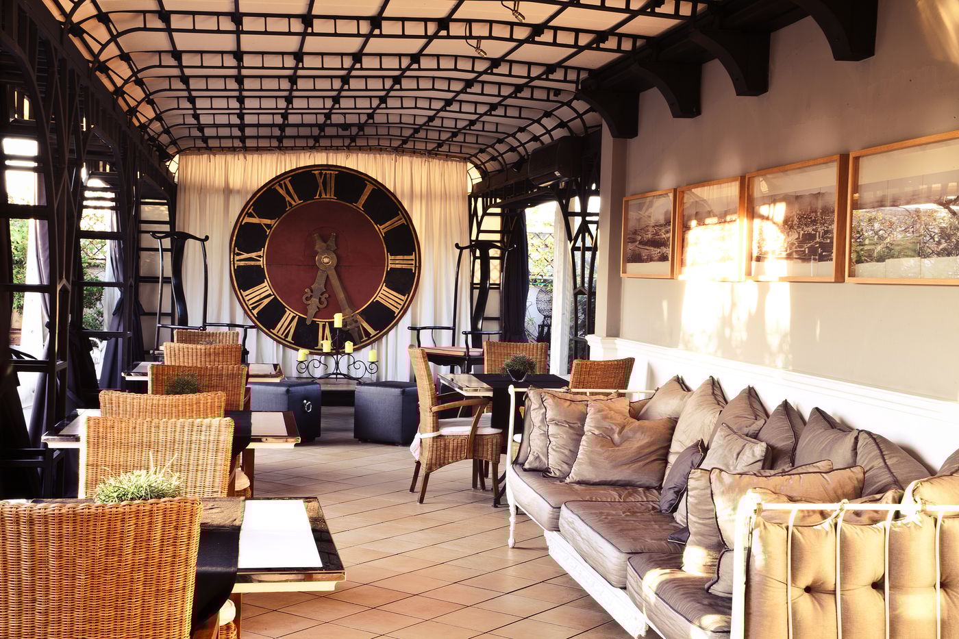 Isa-Hotel-Restaurant-2