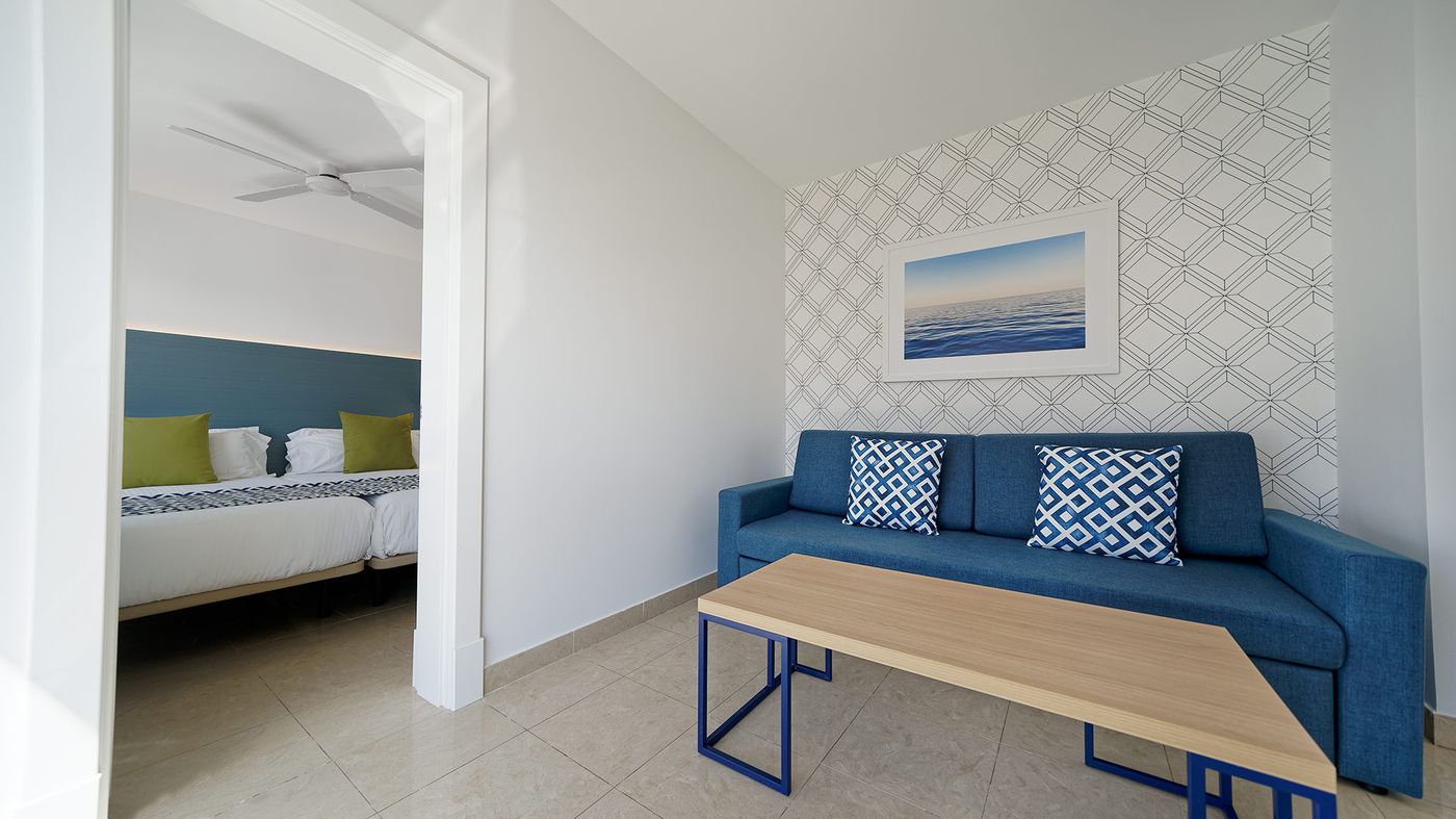 Broncemar-Beach-Room-30