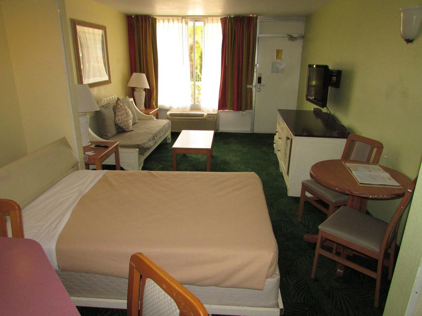 Seralago Hotel and Suites