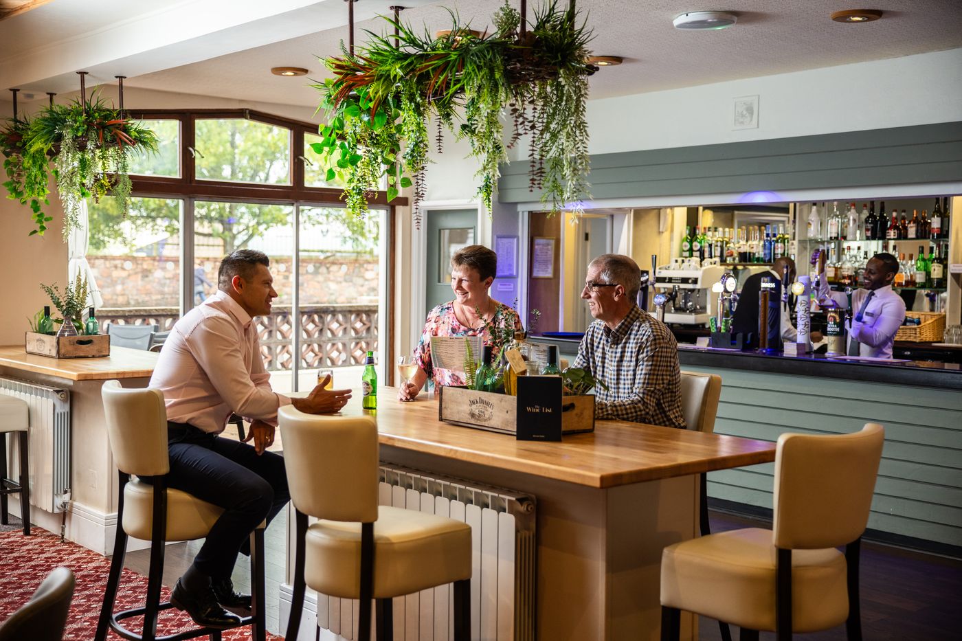 Norfolk-Lodge-Bar-10