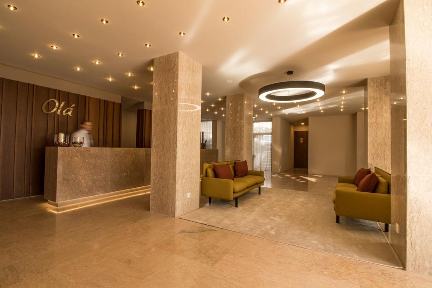 Girassol---Suite-Hotel-Lobby-23