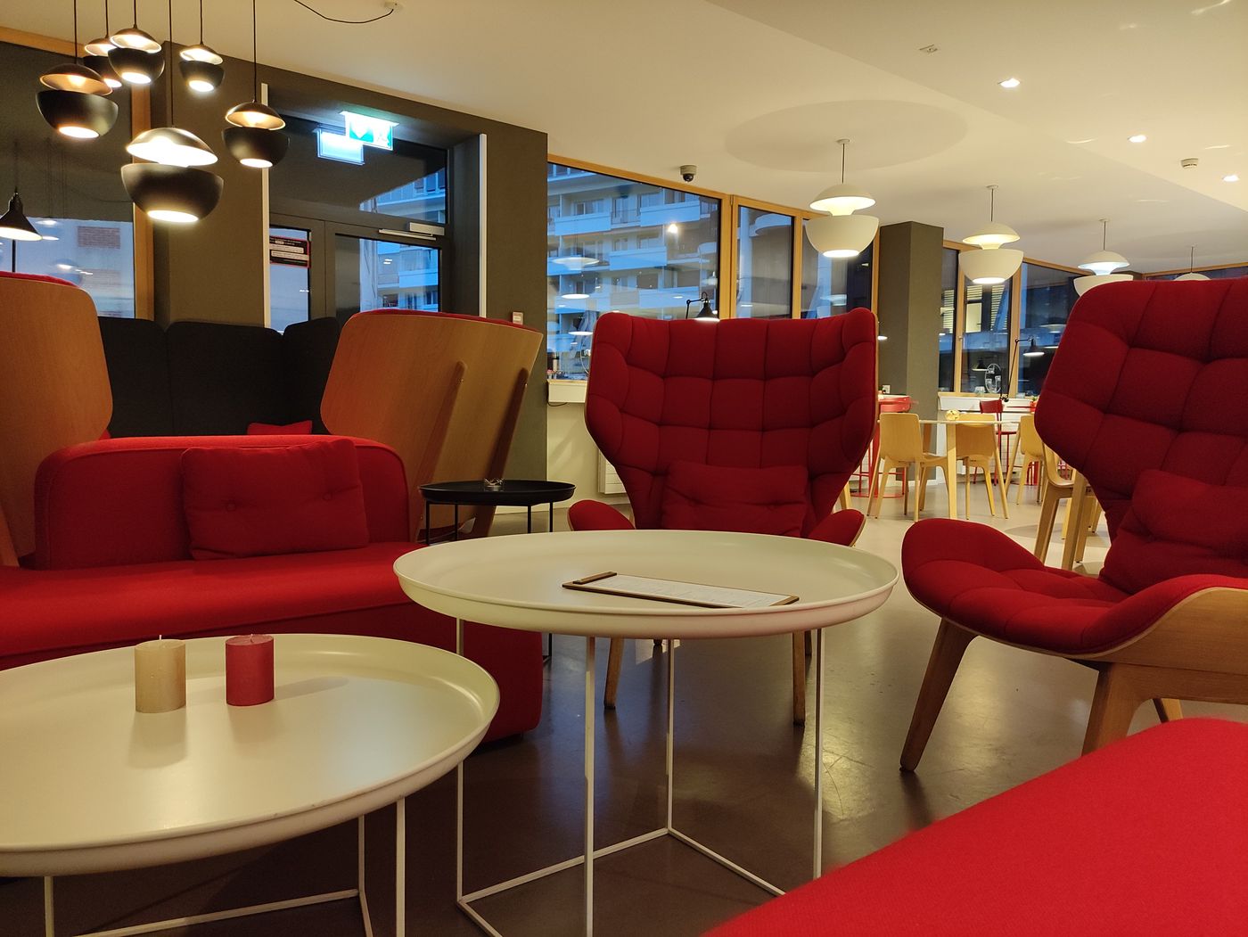 Home-Swiss-Hotel-Lobby-18