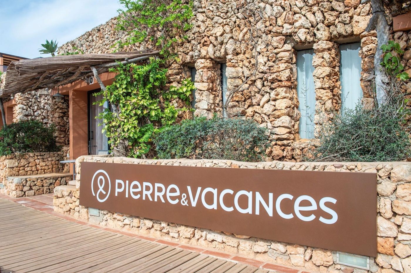 Menorca-Binibeca-by-Pierre---Vacances-Premium---Adults-Only--18---Lobby-37