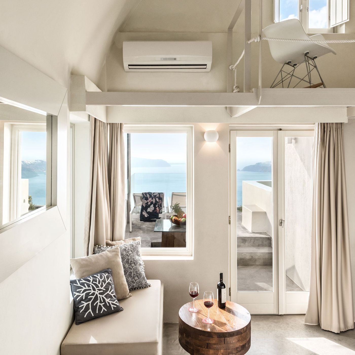 West-East-Suites-Room-27