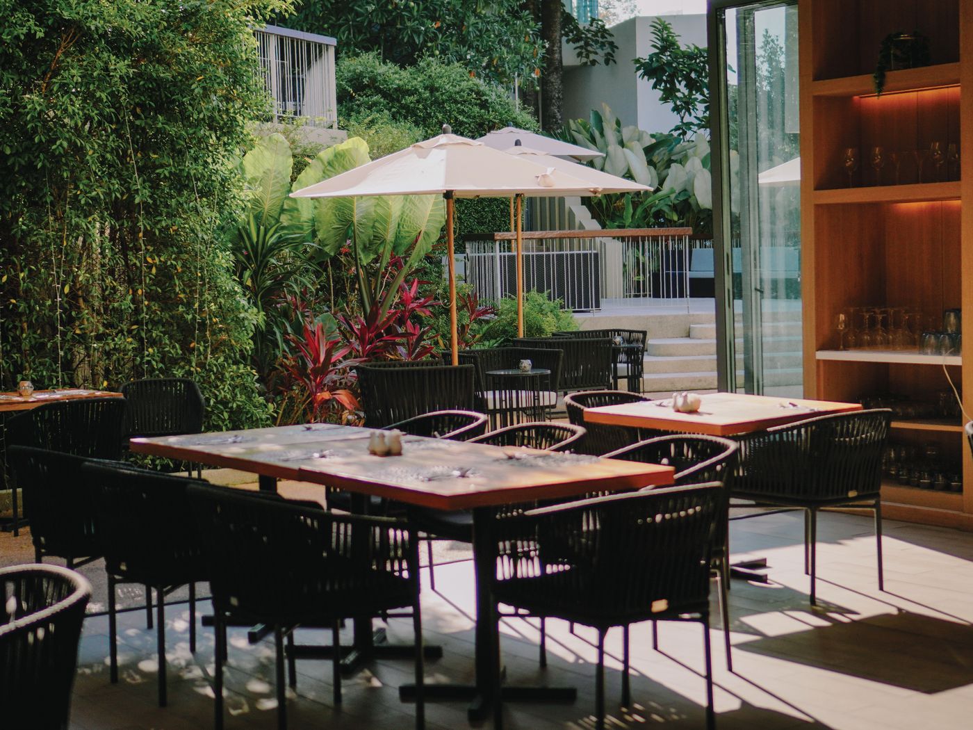 Andaman-Beach-Hotel-Phuket-Handwritten-Collection-Restaurant-14