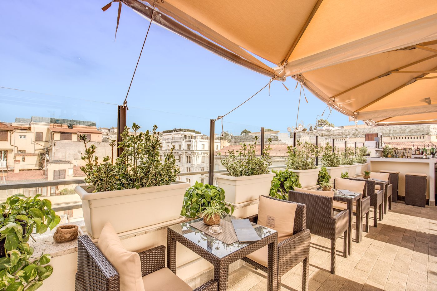 Hotel-87-Eightyseven-Bar-57