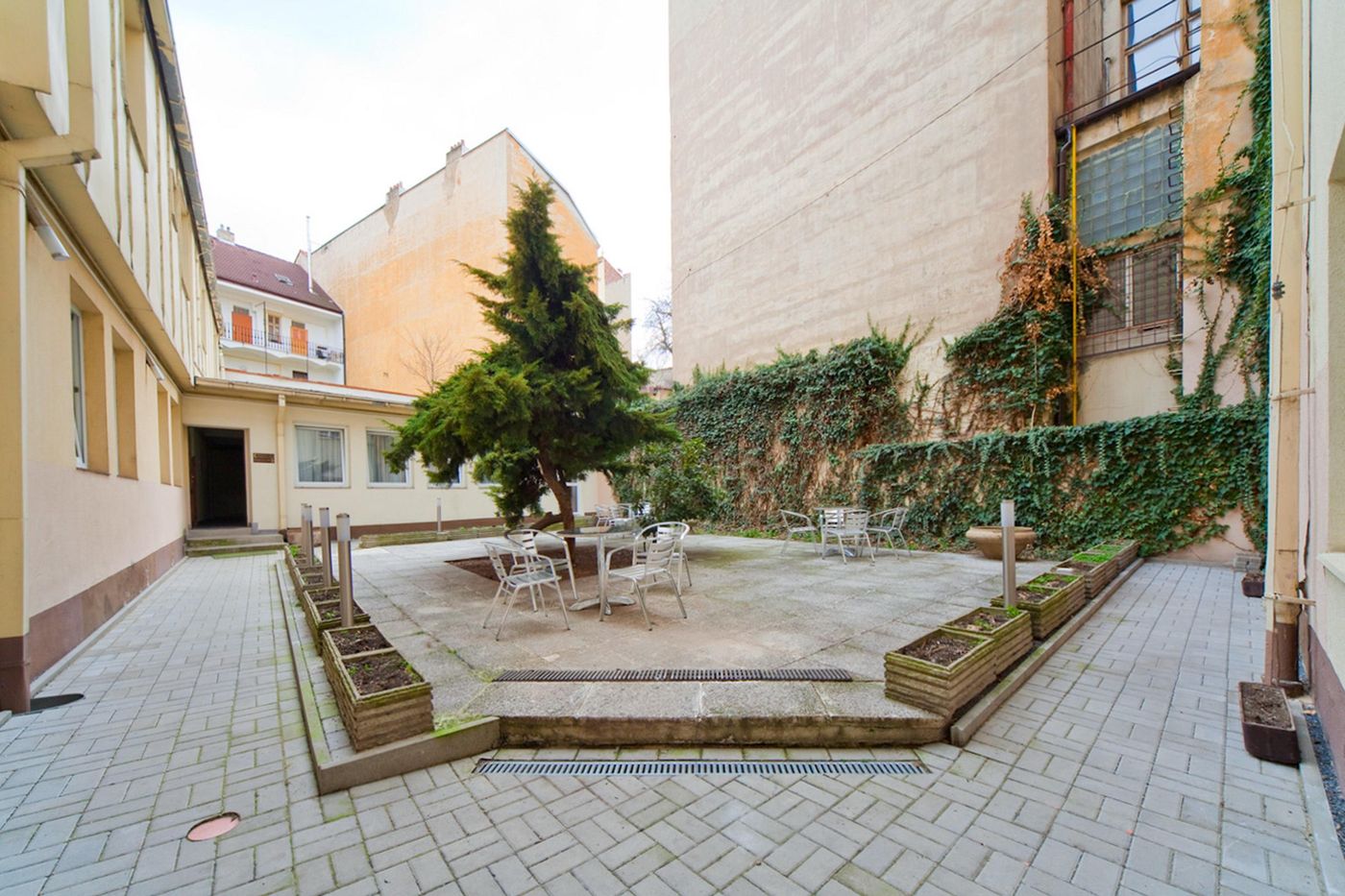 White-Lion-Terrace-6