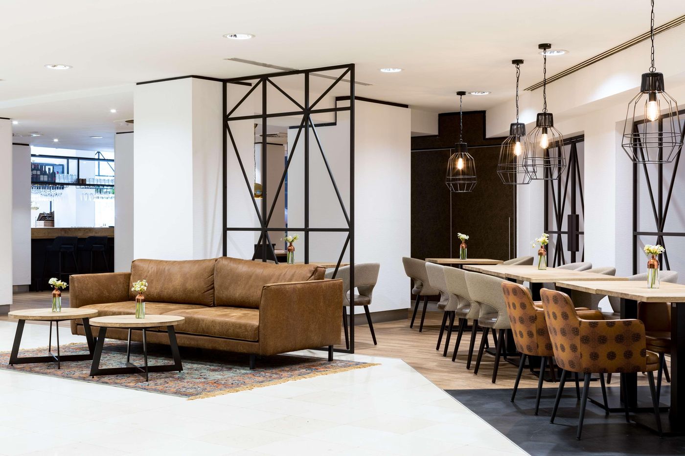 NH-Amsterdam-Centre-Lobby-15