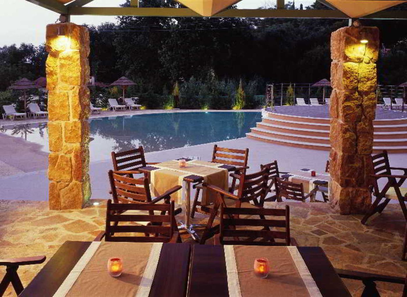 Ariti-Grand-Hotel-Bar-7