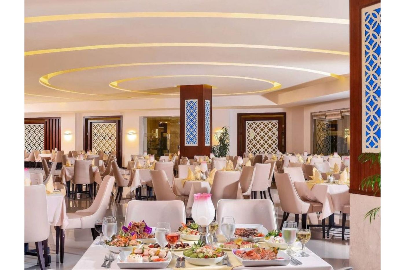 Pickalbatros-Royal-Moderna-Restaurant-32