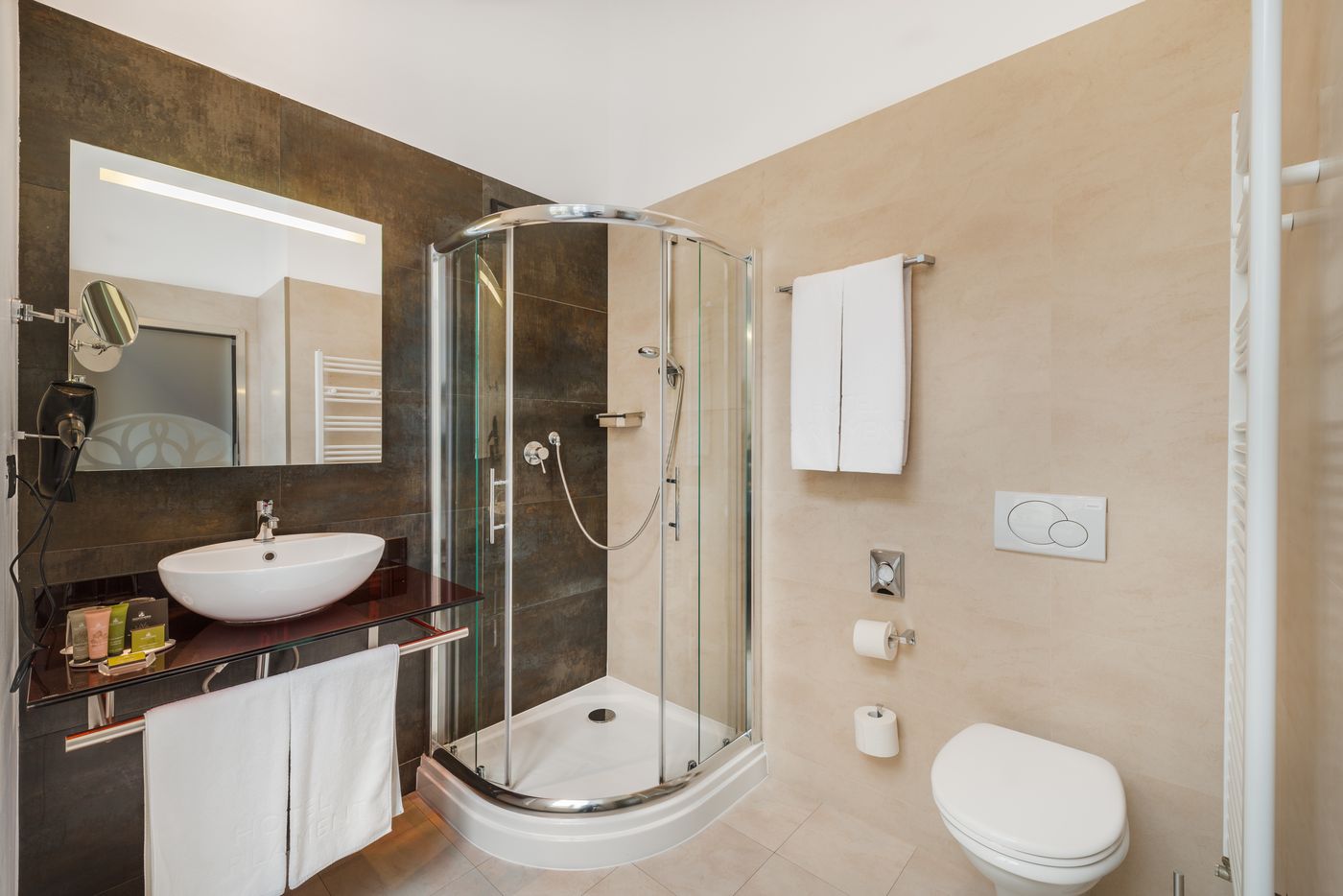 Ikonik-Parlament-Room-19