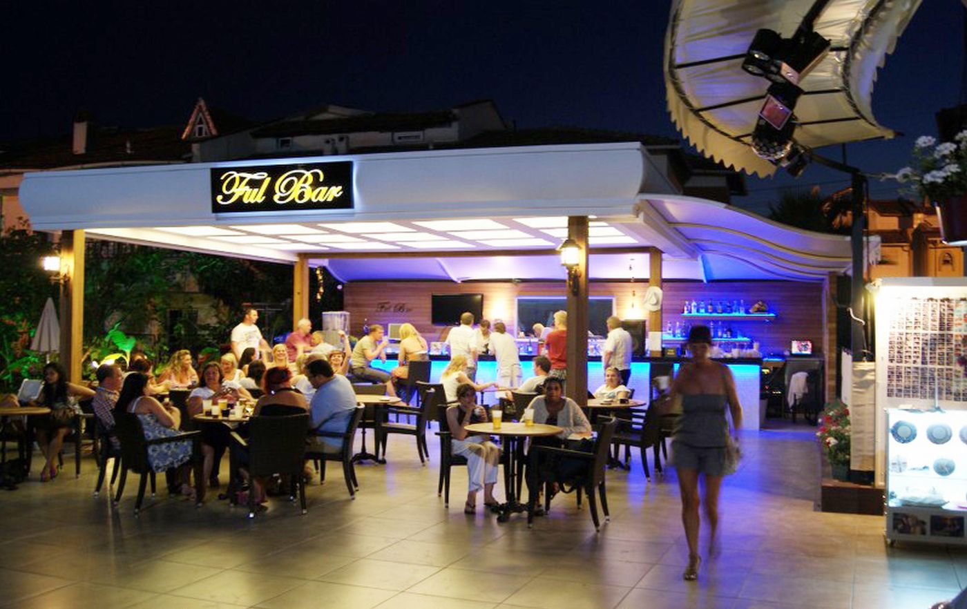 Club-Viva-Hotel-and-Apartments-Bar-29