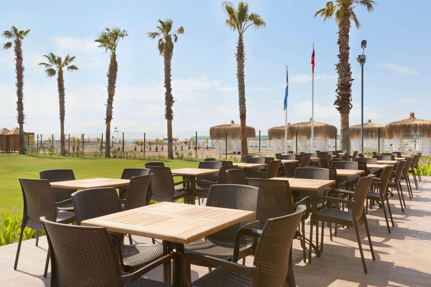 Ramada-Resort-Lara-Bar-8