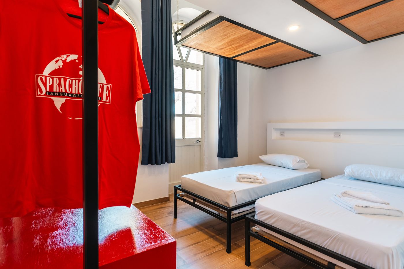 Sprachcaffe-International-Aparthotel-Pembroke-Room-62