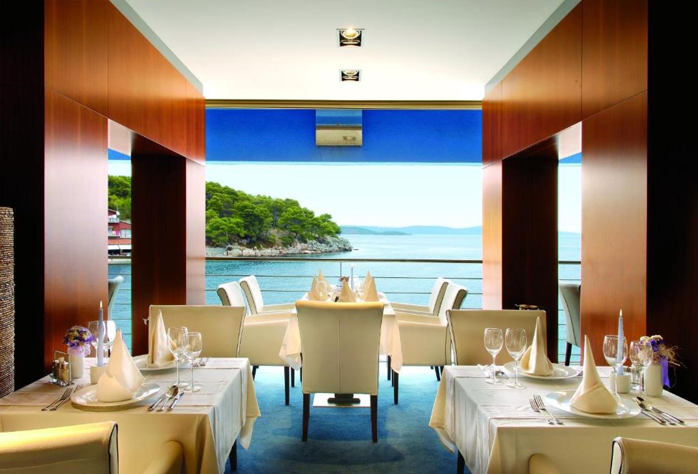 Bozava---Maxim-Restaurant-13