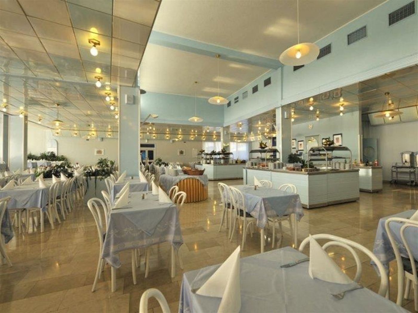 Hotel-Plavi-Plava-Laguna-Restaurant-34