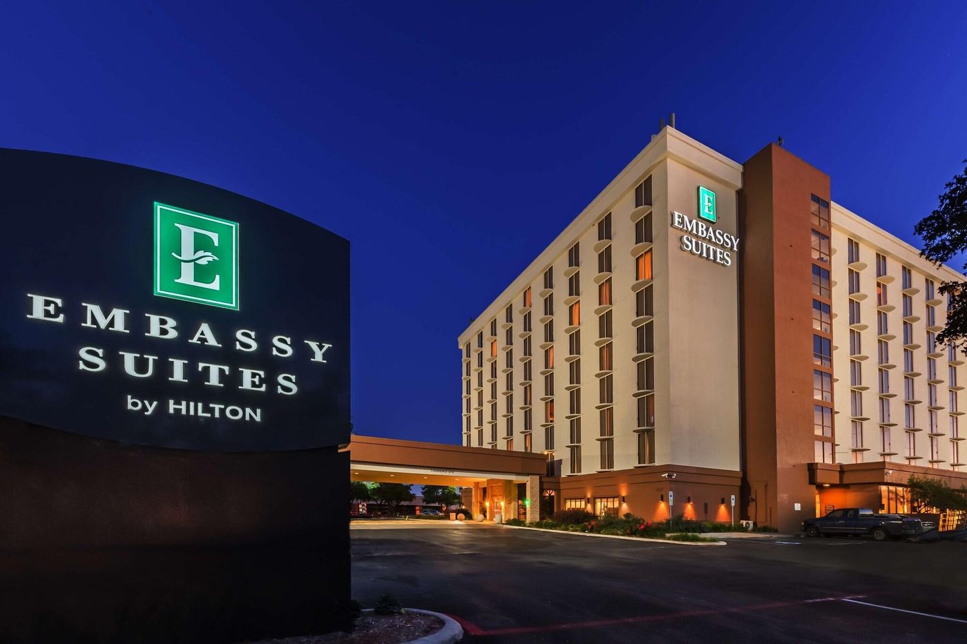 Embassy Suites by Hilton Dallas Market Center-United States-DALLAS-General view-5