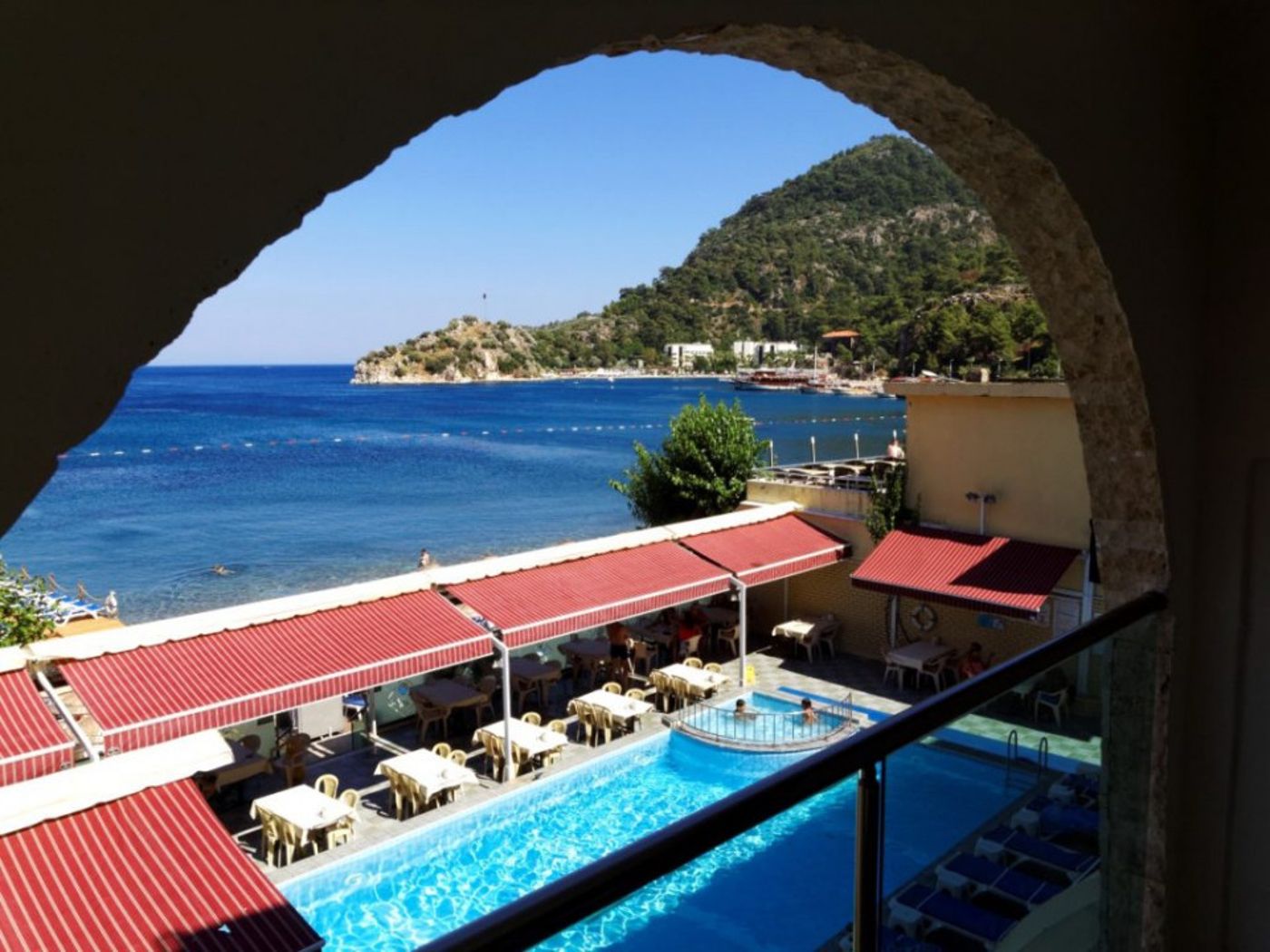 Oz-Can-Hotel---Family-Suites-Terrace-4