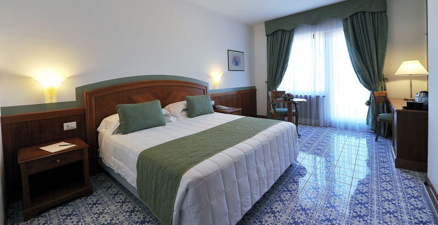 Grand-Hotel-Cesare-Augusto-Room-17