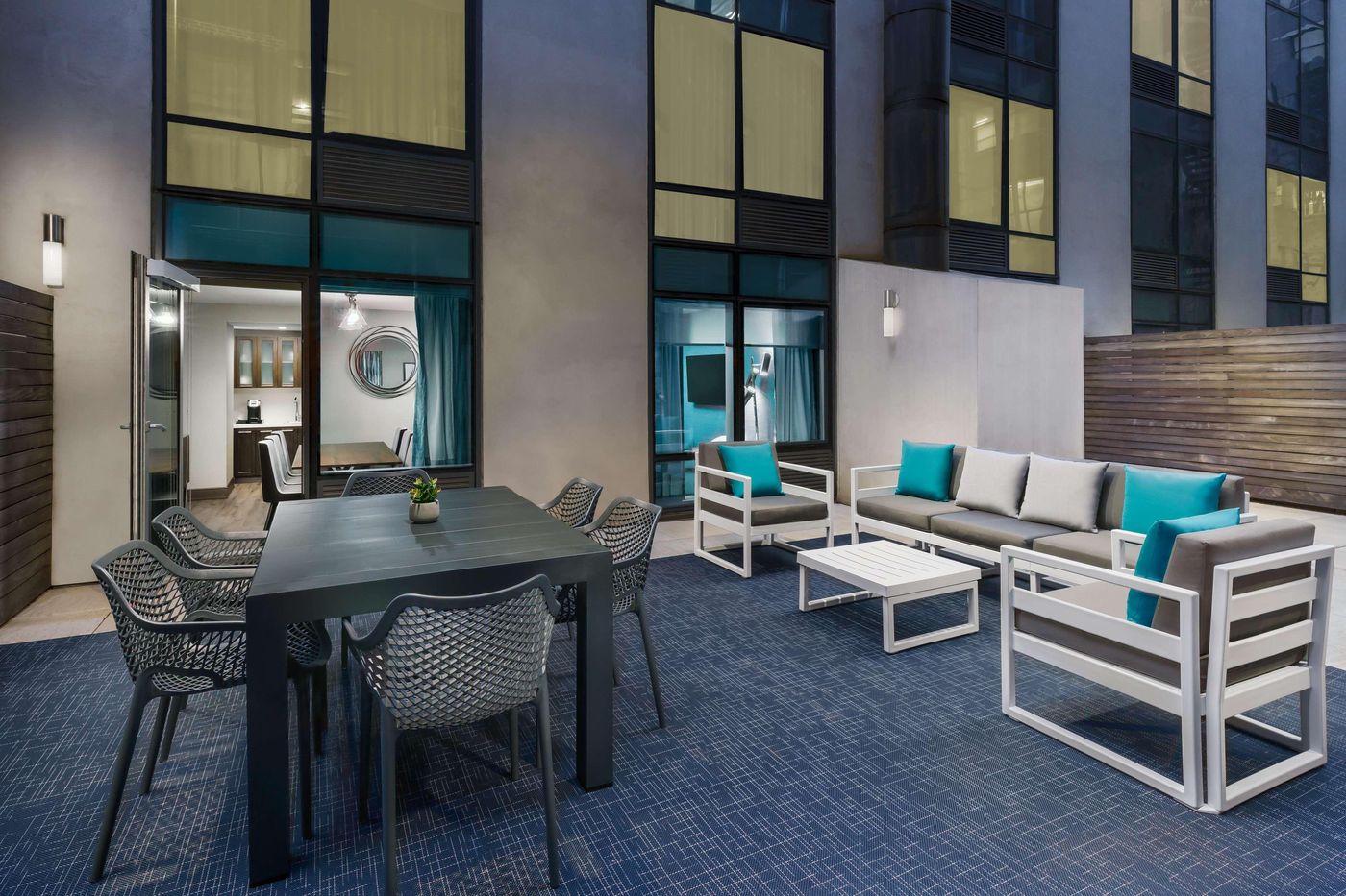 Hilton-Garden-Inn-New-York-Times-Square-North-Room-2