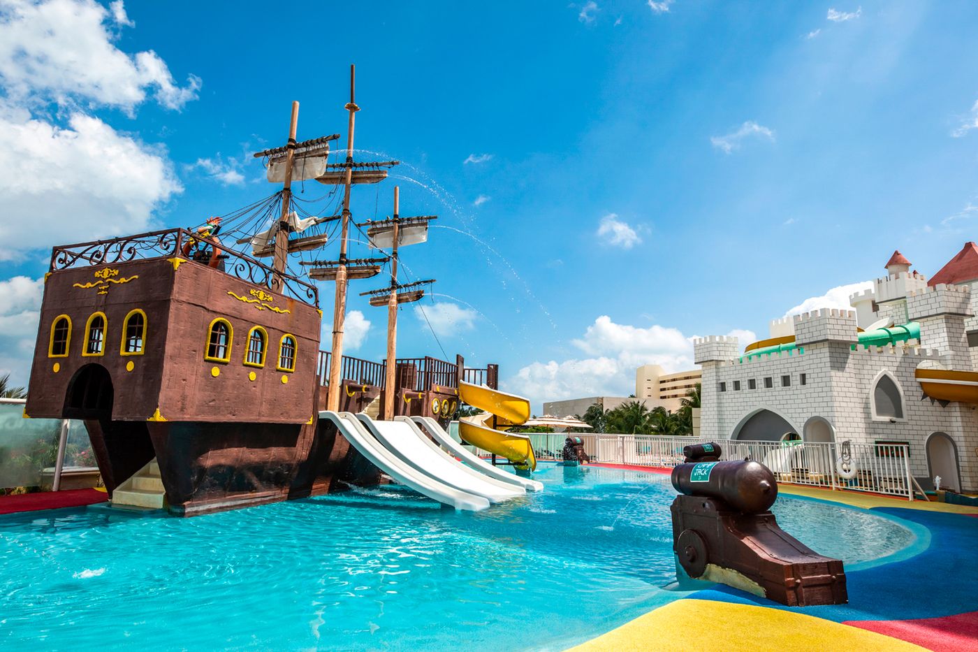 Sunscape-Resort---Spa-Pool-67