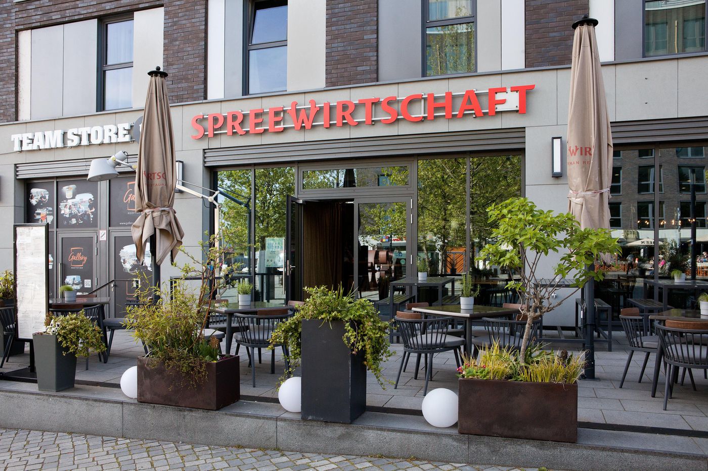 Hotel-Indigo-Berlin---East-Side-Gallery-Restaurant-39