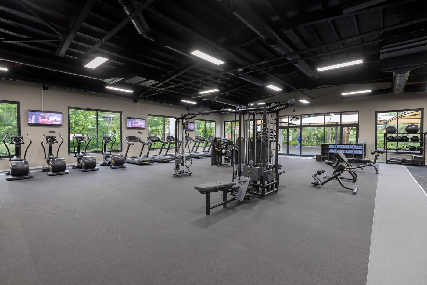 Alva-Donna-World-Palace-Hotel-Sports-and-Entertainment-69