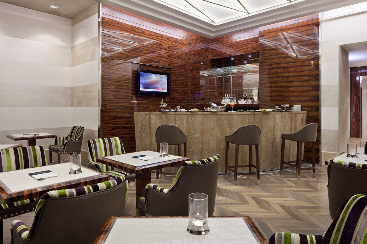 Unahotels-Deco-Roma-Bar-11