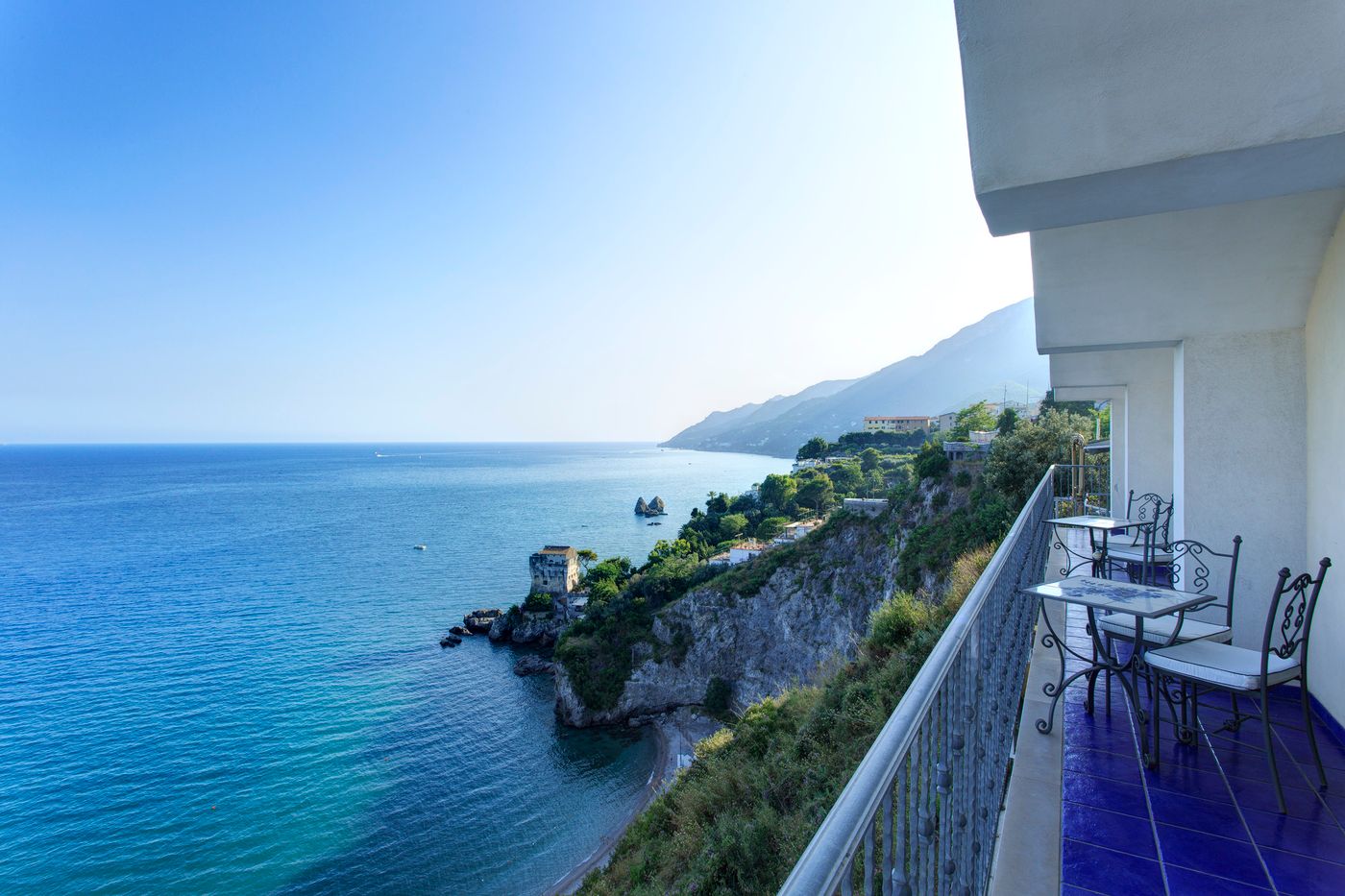 Lloyd-s-Baia-Terrace-50