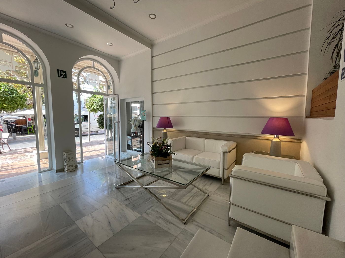 Plaza-Cavana-Lobby-76