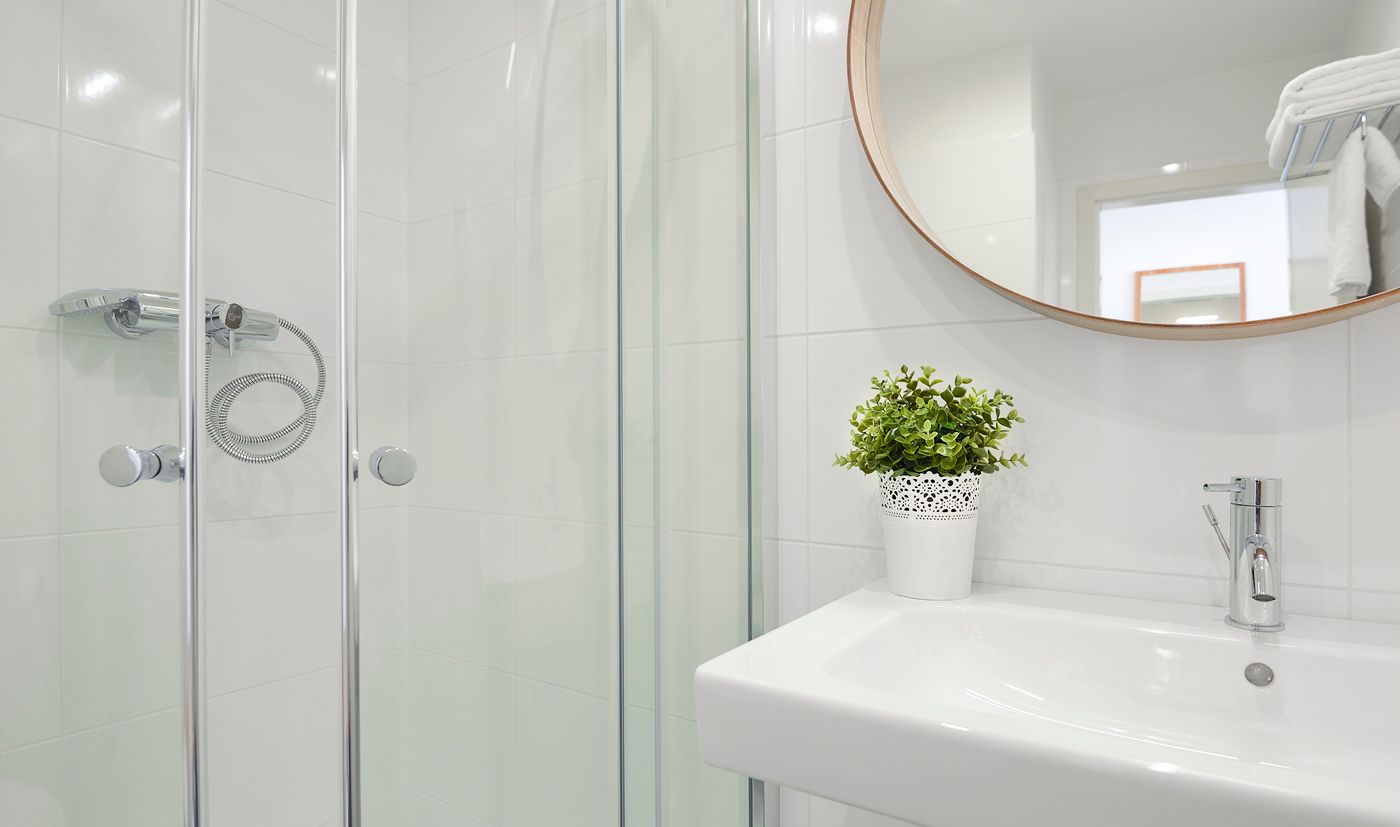 Hotel-Garden-Court-Room-37