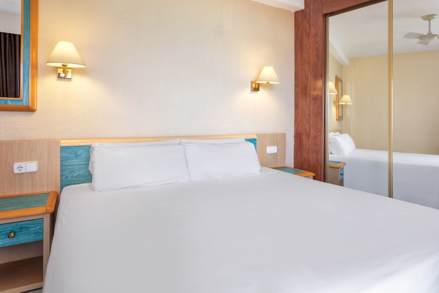 New - Sol Milanos-Pinguinos