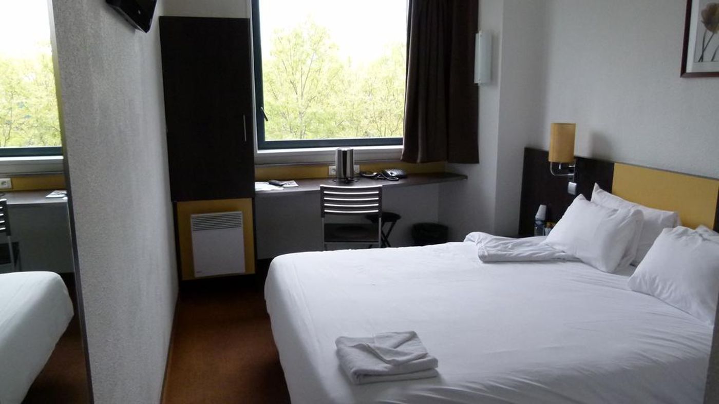 Inter-Hotel-Torcy-Room-19