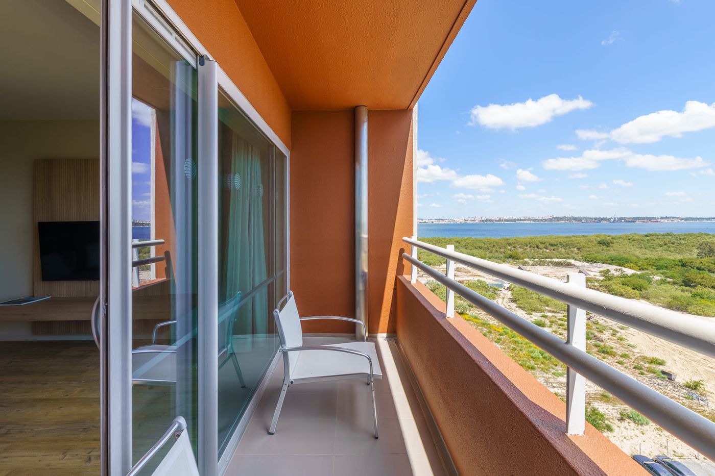 The-Editory-By-The-Sea-Troia-Hotel-Room-1