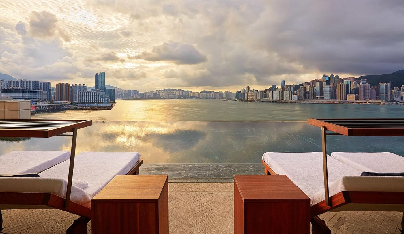 Rosewood-Hong-Kong-Pool-2