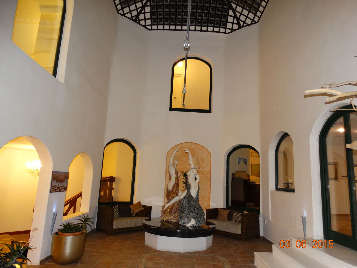 Tharroe-of-Mykonos-Lobby-31