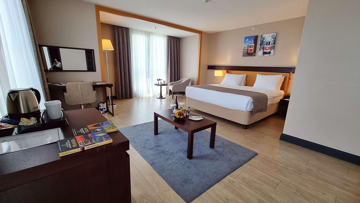 Port-Bosphorus-Hotel-Room-16