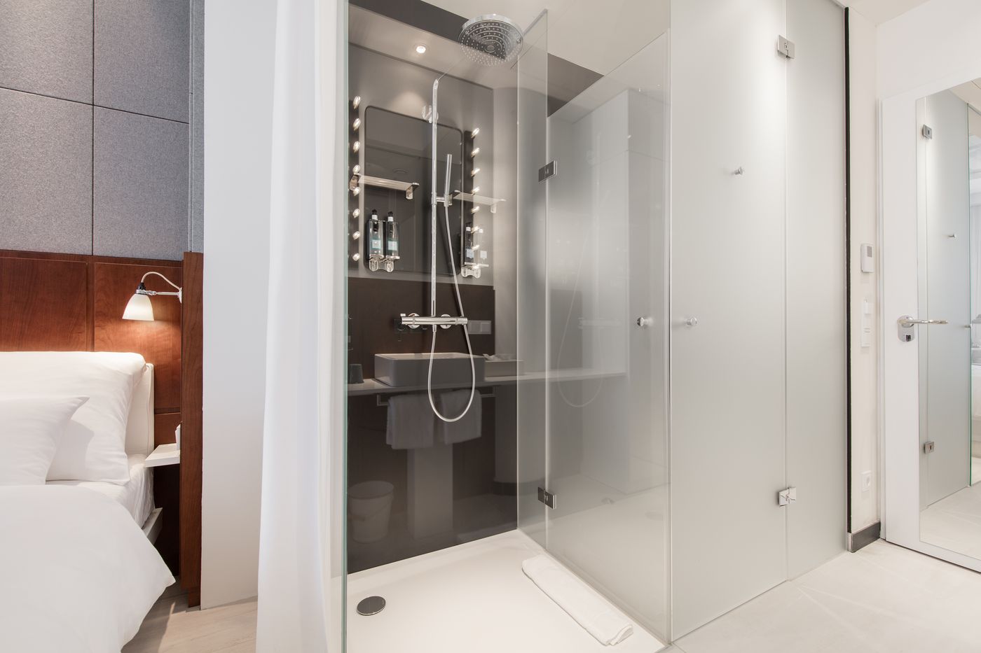 Ruby-Lilly-Hotel-Room-19