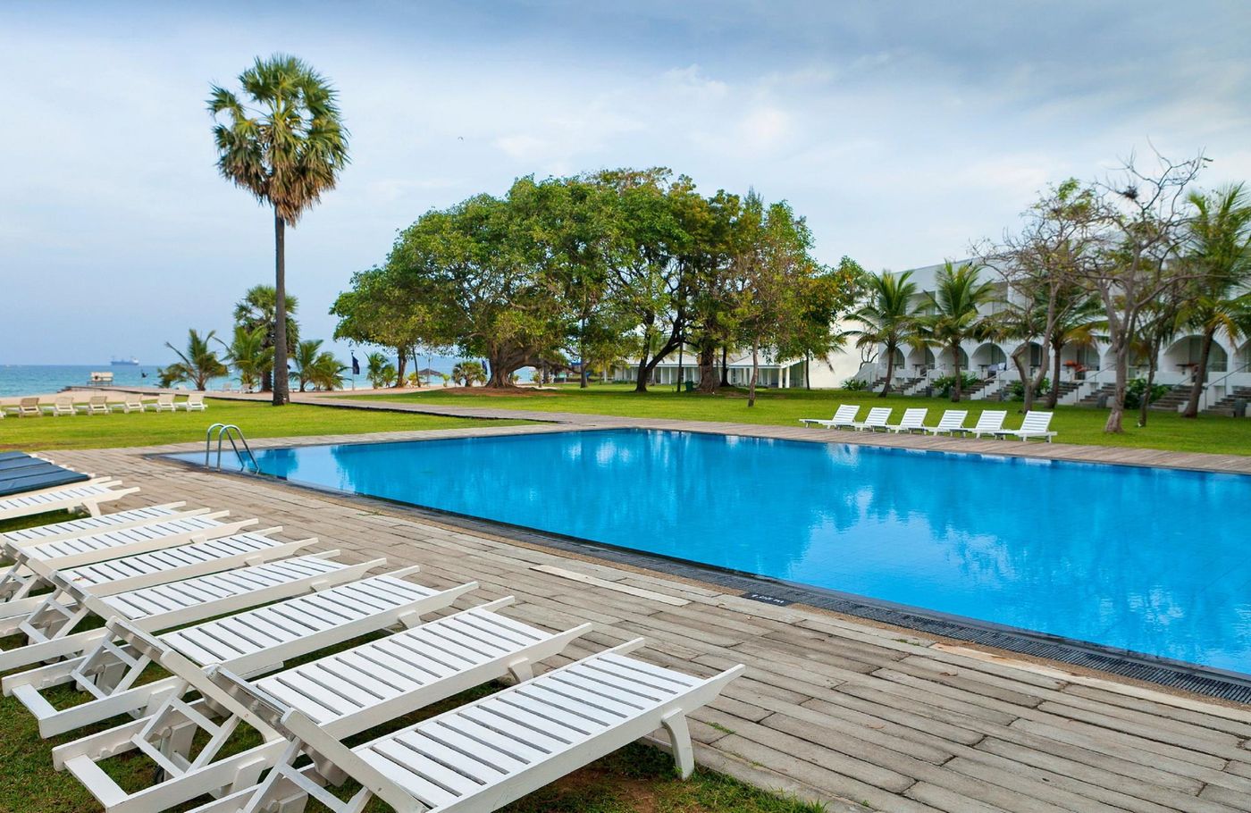 Trinco-Blu-By-Cinnamon-Pool-1