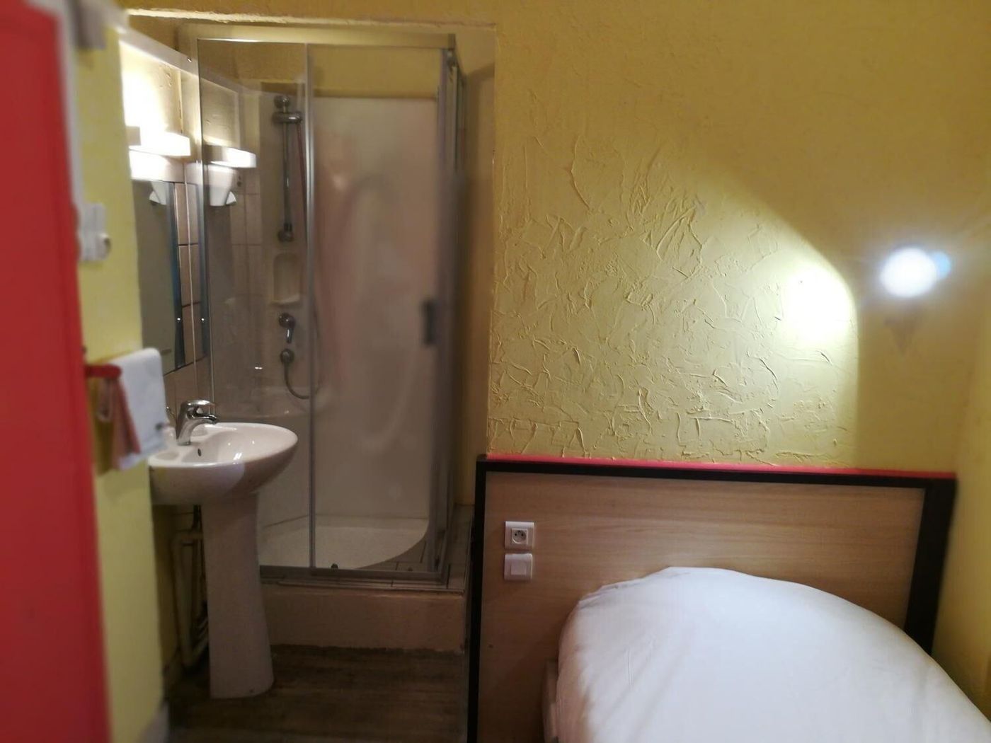 Hôtel Renova-France-NANTES-Room-8