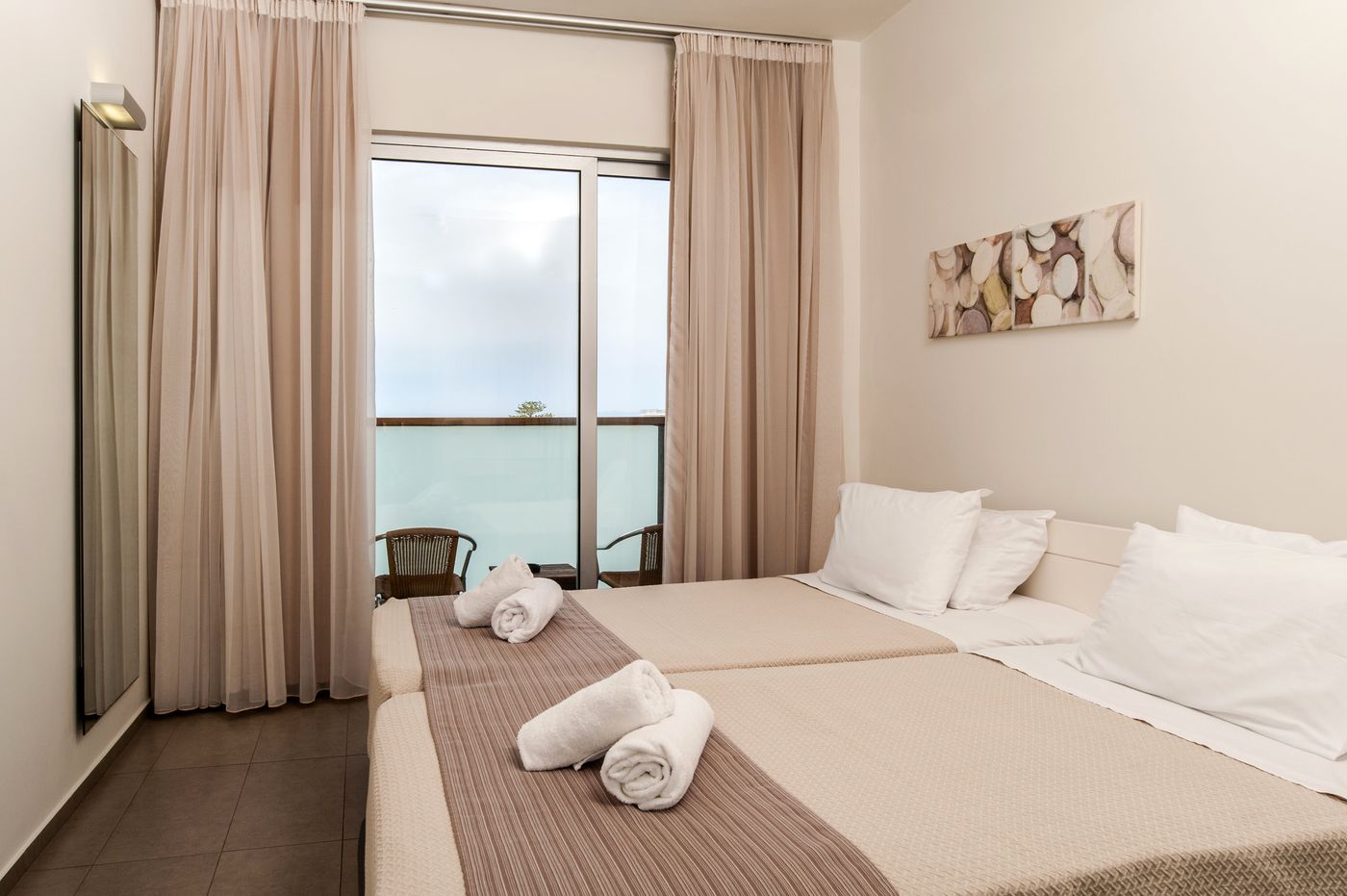 Atlantis-City-Hotel-Room-1