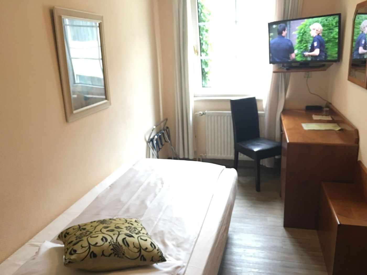 Alt Düsseldorf - Germany - DÜSSELDORF  - Room - 5