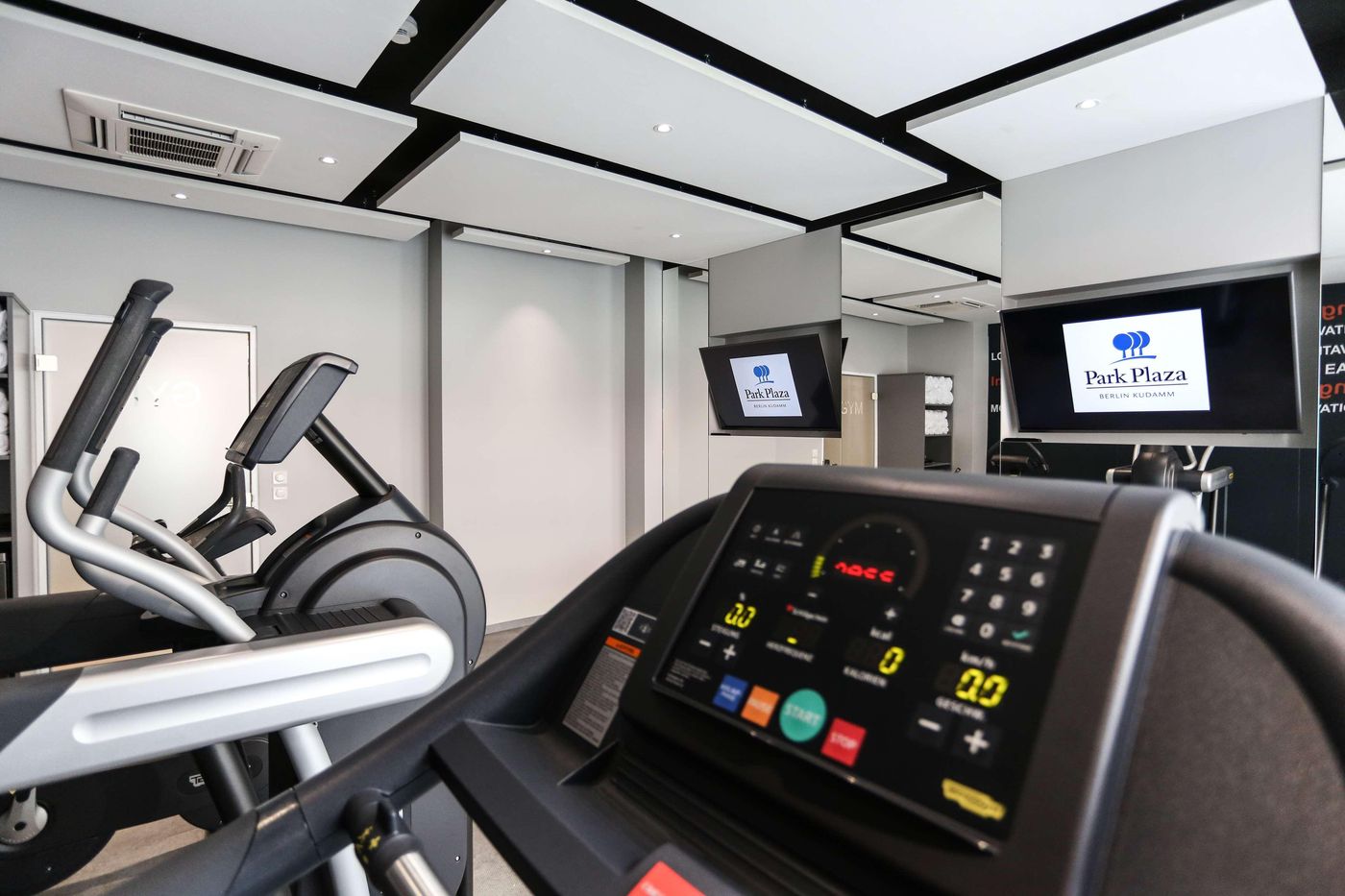 Park-Plaza-Berlin-Kudamm-Sports-and-Entertainment-23