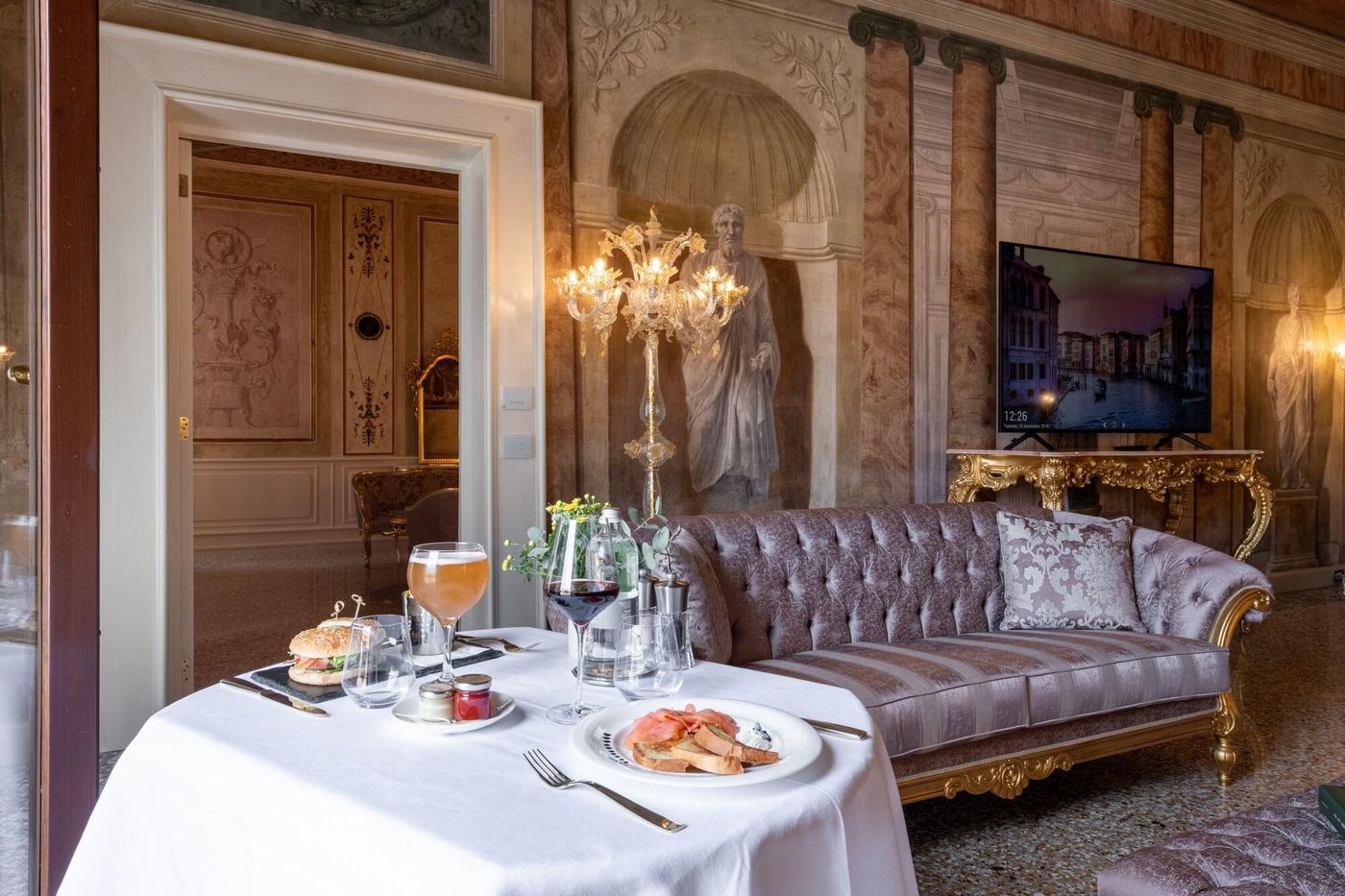 Ca-Bonfadini-Historic-Experience-Room-7