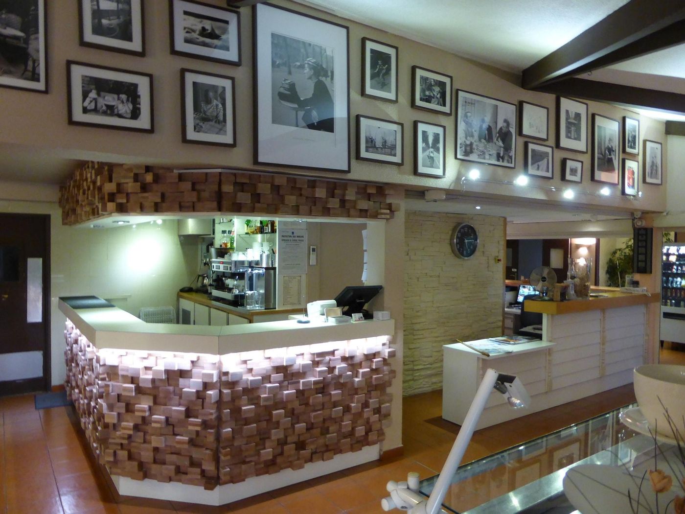 Hotel Heliotel - France - MONTFERRIER-SUR-LEZ - Lobby - 3