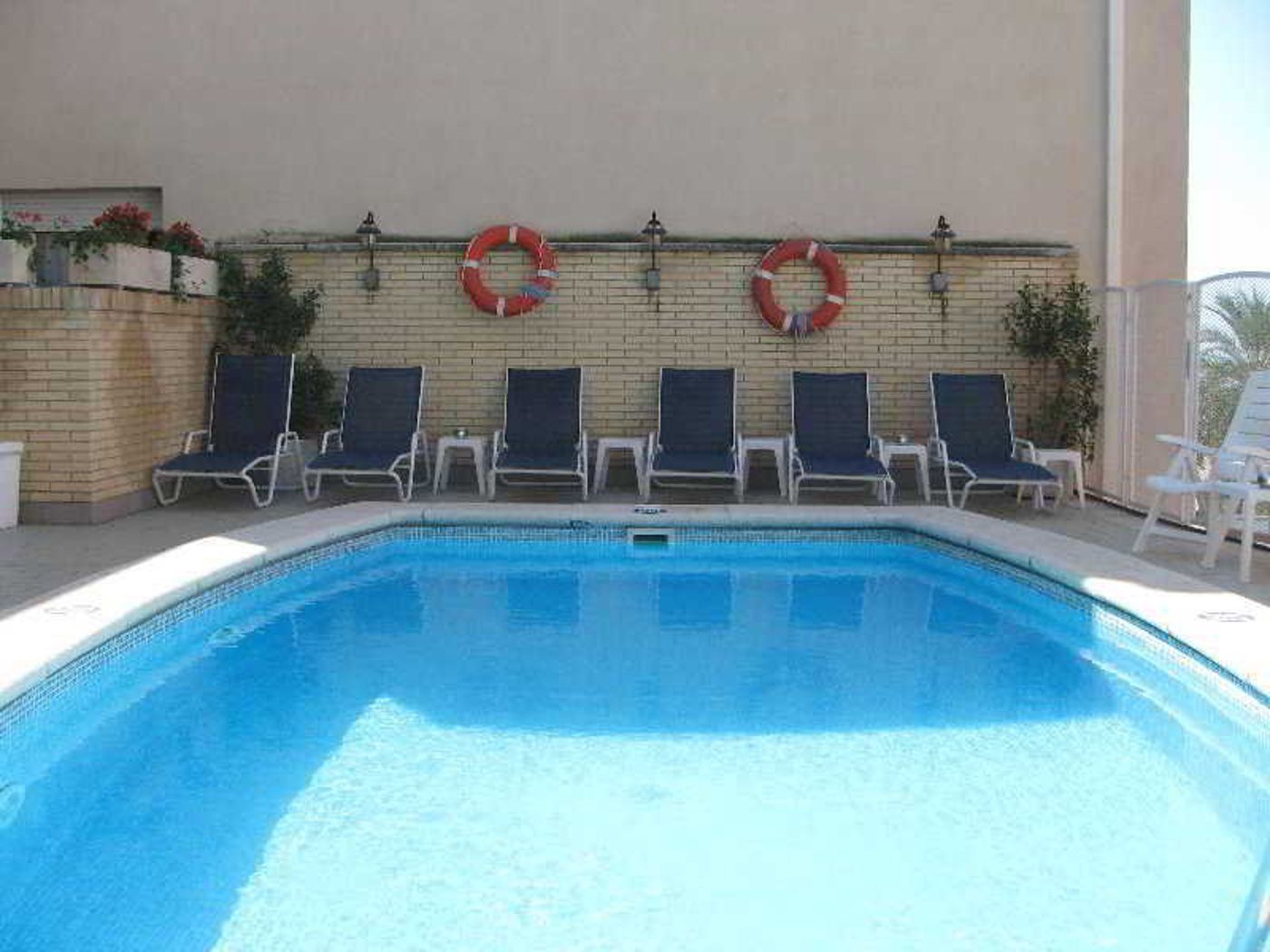 Rovira-Hotel-Pool-1